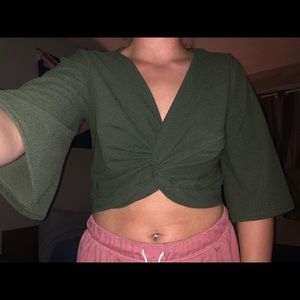 Casual & classy crop top // XL but is a small fit